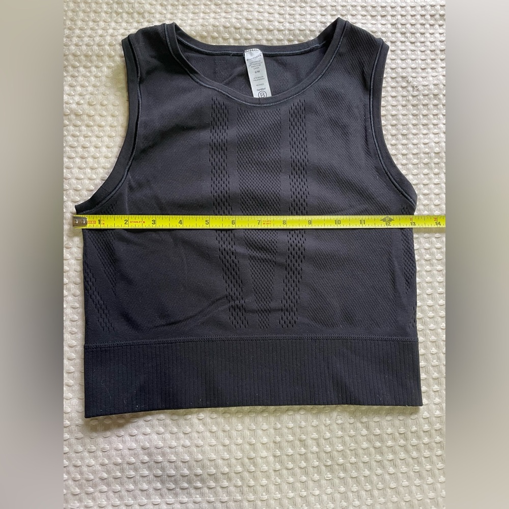 Athleta black mundra crop tank